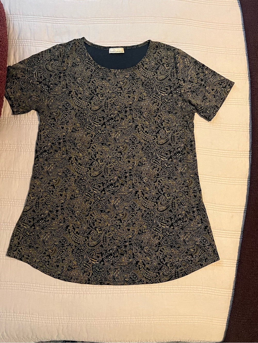 Susan Lawrence Black Gold Paisley Short Sleeve Scoop Tee Nylon Vintage